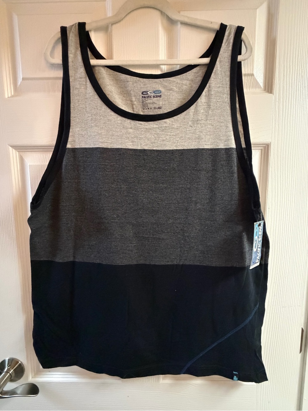 Men’s Gray & Black Colorblock Tank Top